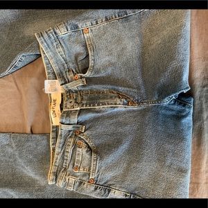 Levi’s Juniors Size 9 Low Flare 519 jeans